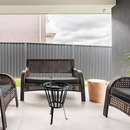 Neat 4 Bedroom In Catherine Fields Narellan 외부 사진