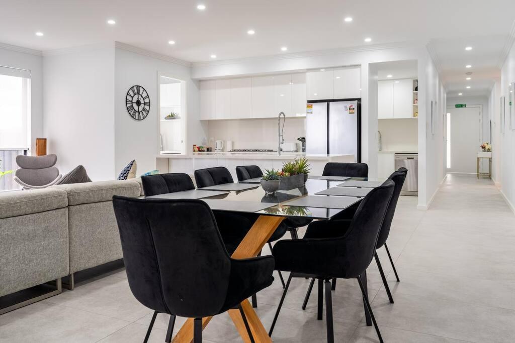 Neat 4 Bedroom In Catherine Fields Narellan 외부 사진