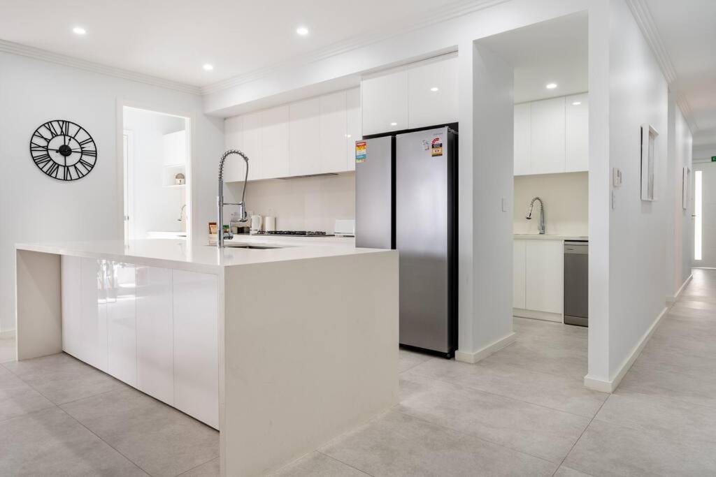 Neat 4 Bedroom In Catherine Fields Narellan 외부 사진