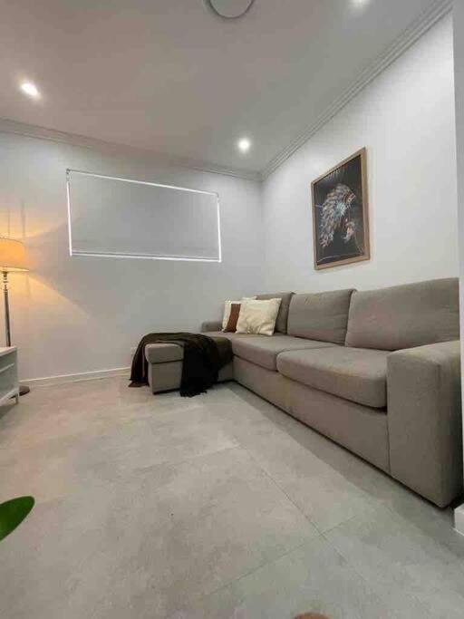 Neat 4 Bedroom In Catherine Fields Narellan 외부 사진