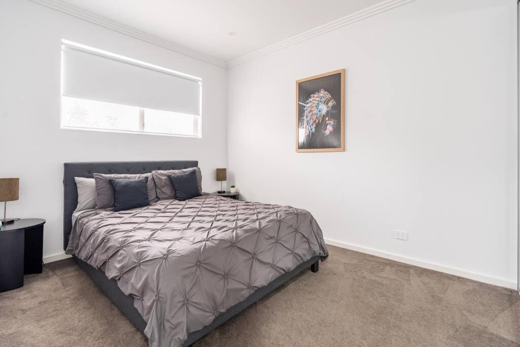 Neat 4 Bedroom In Catherine Fields Narellan 외부 사진