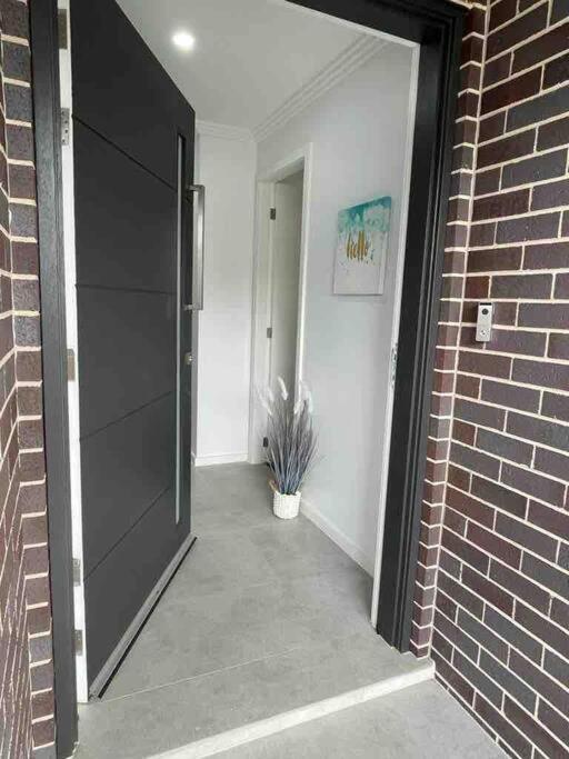 Neat 4 Bedroom In Catherine Fields Narellan 외부 사진