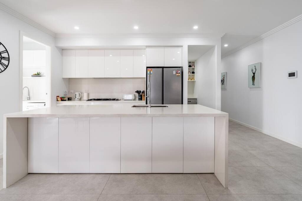 Neat 4 Bedroom In Catherine Fields Narellan 외부 사진